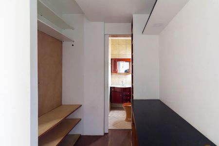 Apartamento para alugar com 146m², 4 quartos e 1 vaga