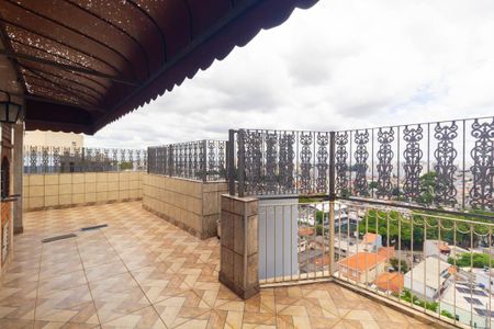 Apartamento para alugar com 146m², 4 quartos e 1 vaga