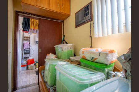 Apartamento à venda com 110m², 3 quartos e 2 vagas Apartamento à venda com 110m², 3 quartos e 2 vagasQuarto de Serviço