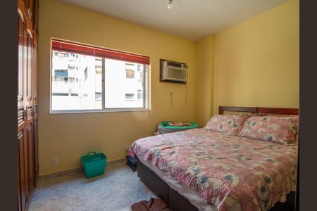 Apartamento à venda com 110m², 3 quartos e 2 vagas Apartamento à venda com 110m², 3 quartos e 2 vagasSuíte