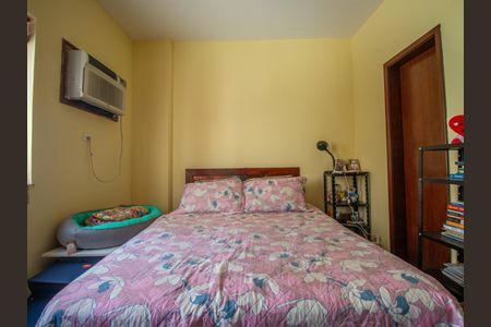 Apartamento à venda com 110m², 3 quartos e 2 vagas Apartamento à venda com 110m², 3 quartos e 2 vagasSuíte