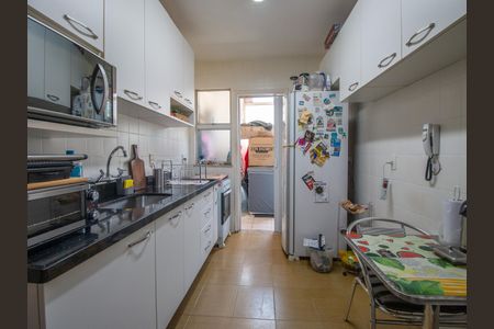 Apartamento à venda com 110m², 3 quartos e 2 vagas Apartamento à venda com 110m², 3 quartos e 2 vagasCozinha