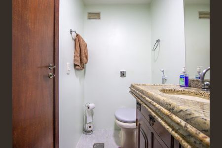 Apartamento à venda com 110m², 3 quartos e 2 vagas Apartamento à venda com 110m², 3 quartos e 2 vagasBanheiro Social