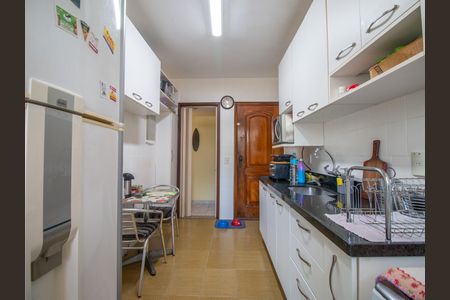 Apartamento à venda com 110m², 3 quartos e 2 vagas Apartamento à venda com 110m², 3 quartos e 2 vagasCozinha