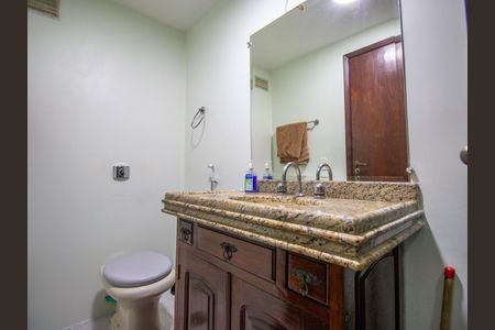 Apartamento à venda com 110m², 3 quartos e 2 vagas Apartamento à venda com 110m², 3 quartos e 2 vagasBanheiro Social