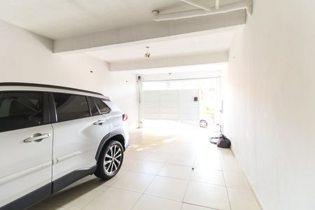 Casa à venda com 150m², 6 quartos e 4 vagas Casa à venda com 150m², 6 quartos e 4 vagasGaragem