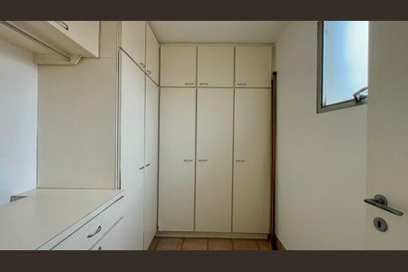 Apartamento à venda com 118m², 3 quartos e 1 vagaÁrea de Serviço