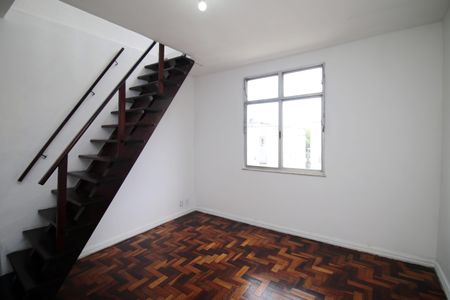 Sala de apartamento à venda com 2 quartos, 96m² em Olaria, Rio de Janeiro