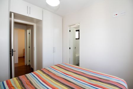 Apartamento para alugar com 77m², 2 quartos e 2 vagasSuíte