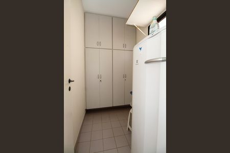 Apartamento para alugar com 77m², 2 quartos e 2 vagasQuarto de Serviço