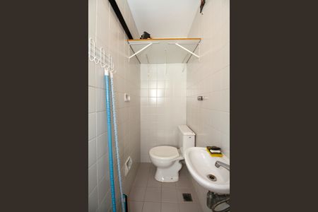 Apartamento para alugar com 77m², 2 quartos e 2 vagasBanheiro de Serviço