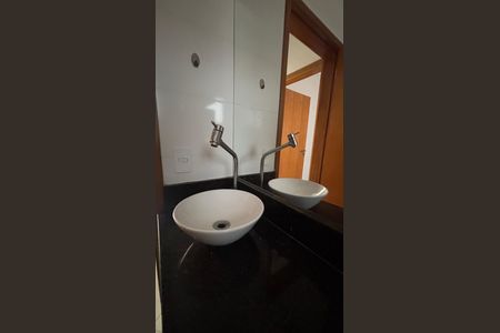 Apartamento à venda com 112m², 2 quartos e 1 vaga Apartamento à venda com 112m², 2 quartos e 1 vagaBanheiro