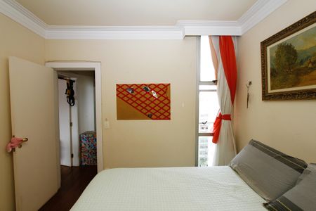 Apartamento à venda com 200m², 4 quartos e 3 vagasQuarto 1