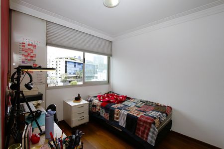 Apartamento à venda com 200m², 4 quartos e 3 vagasQuarto 2