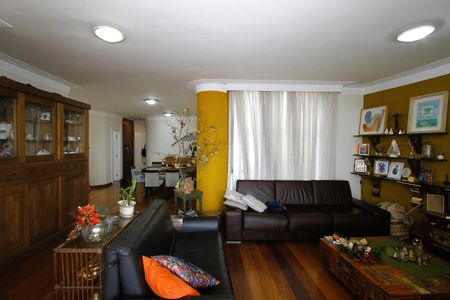 Apartamento à venda com 200m², 4 quartos e 3 vagasSala