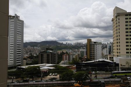 Apartamento à venda com 200m², 4 quartos e 3 vagasVista