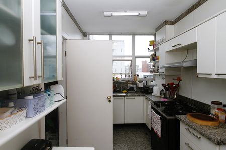 Apartamento à venda com 200m², 4 quartos e 3 vagasCozinha