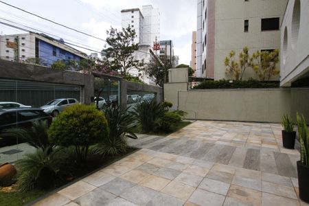 Apartamento à venda com 200m², 4 quartos e 3 vagasEntrada