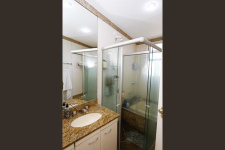 Apartamento à venda com 200m², 4 quartos e 3 vagasBanheiro do Quarto 4