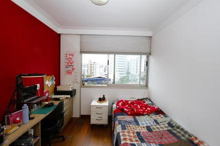 Apartamento à venda com 200m², 4 quartos e 3 vagasQuarto 2