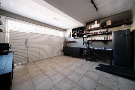 Casa à venda com 244m², 2 quartos e 2 vagasGaragem