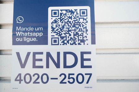 Casa à venda com 244m², 2 quartos e 2 vagasFachada