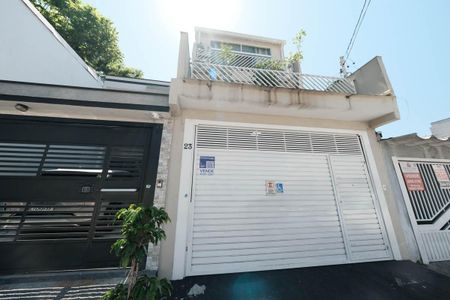 Casa à venda com 244m², 2 quartos e 2 vagasFachada