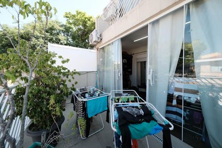 Casa à venda com 244m², 2 quartos e 2 vagasSuíte