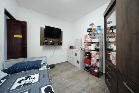 Casa à venda com 244m², 2 quartos e 2 vagasQuarto