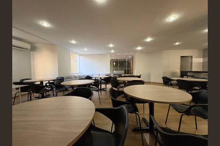 Apartamento para alugar com 140m², 4 quartos e 1 vaga Apartamento para alugar com 140m², 4 quartos e 1 vagaÁrea comum - Salão de festas