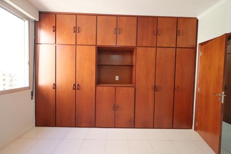 Apartamento para alugar com 140m², 4 quartos e 1 vaga Apartamento para alugar com 140m², 4 quartos e 1 vagaSuíte 1