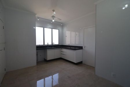 Apartamento para alugar com 140m², 4 quartos e 1 vaga Apartamento para alugar com 140m², 4 quartos e 1 vagaCozinha