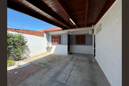 Casa à venda com 59m², 2 quartos e 2 vagas Casa à venda com 59m², 2 quartos e 2 vagasFachada