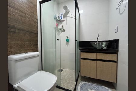 Casa à venda com 59m², 2 quartos e 2 vagas Casa à venda com 59m², 2 quartos e 2 vagasBanheiro