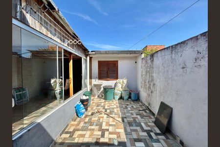 Casa à venda com 59m², 2 quartos e 2 vagas Casa à venda com 59m², 2 quartos e 2 vagasPátio
