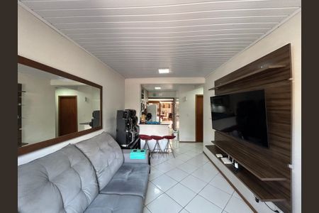Casa à venda com 59m², 2 quartos e 2 vagas Casa à venda com 59m², 2 quartos e 2 vagasSala
