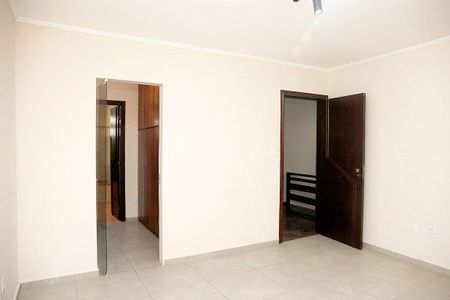 Casa à venda com 250m², 3 quartos e 3 vagasQuarto 1 Suíte