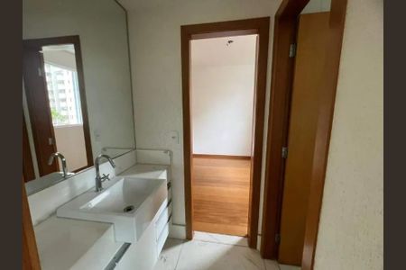 Apartamento para alugar com 280m², 4 quartos e 6 vagas Apartamento para alugar com 280m², 4 quartos e 6 vagasBanheiro