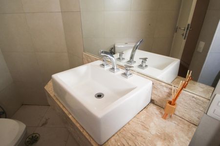 Apartamento para alugar com 100m², 3 quartos e 2 vagasBanheiro da Suíte