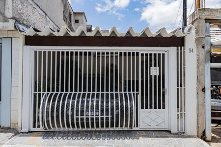 Casa à venda com 83m², 2 quartos e 1 vaga Casa à venda com 83m², 2 quartos e 1 vagaFachada