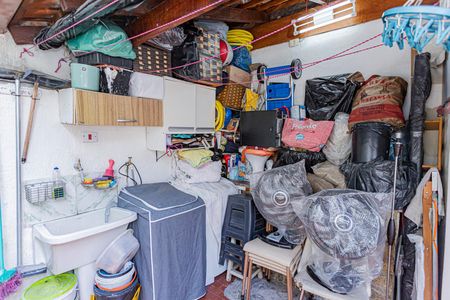 Casa à venda com 83m², 2 quartos e 1 vaga Casa à venda com 83m², 2 quartos e 1 vagaÁrea de serviço e quintal