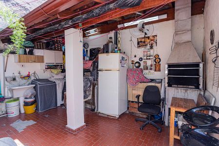 Casa à venda com 83m², 2 quartos e 1 vaga Casa à venda com 83m², 2 quartos e 1 vagaÁrea de serviço e quintal