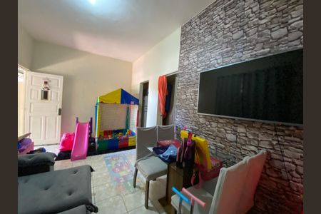 Casa à venda com 150m², 2 quartos e 3 vagas Casa à venda com 150m², 2 quartos e 3 vagasSala