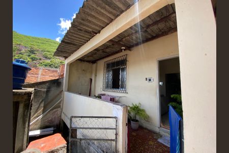 Casa à venda com 150m², 2 quartos e 3 vagas Casa à venda com 150m², 2 quartos e 3 vagasFrente da casa