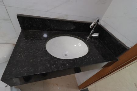 Apartamento à venda com 84m², 2 quartos e 1 vagaBanheiro da Suíte - Pia