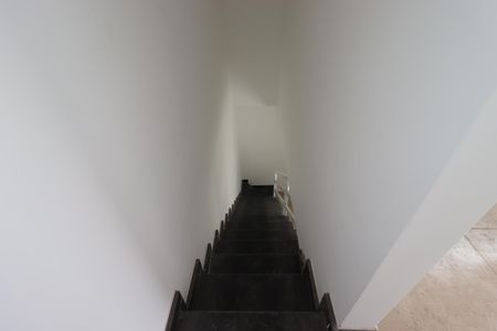 Apartamento à venda com 84m², 2 quartos e 1 vagaEscada