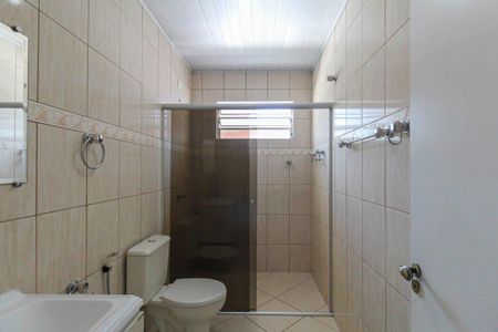 Casa para alugar com 240m², 4 quartos e 5 vagas Casa para alugar com 240m², 4 quartos e 5 vagasBanheiro 1