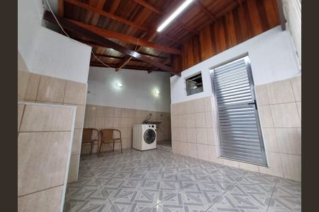 Casa para alugar com 240m², 4 quartos e 5 vagas Casa para alugar com 240m², 4 quartos e 5 vagasÁrea de Serviço