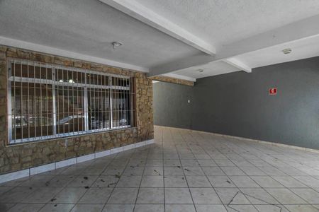 Casa para alugar com 240m², 4 quartos e 5 vagas Casa para alugar com 240m², 4 quartos e 5 vagasGaragem