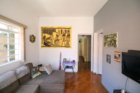 Casa à venda com 400m², 3 quartos e 3 vagas Casa à venda com 400m², 3 quartos e 3 vagasSala